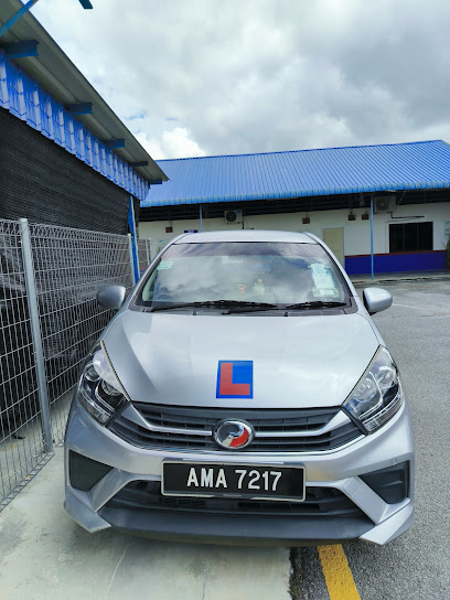 pojie driving school - Melaka 5 AF1QipPFzcFSNQVp8sONhm zhC BBjcyVmc6Ev2SsTEw408 h544 k no